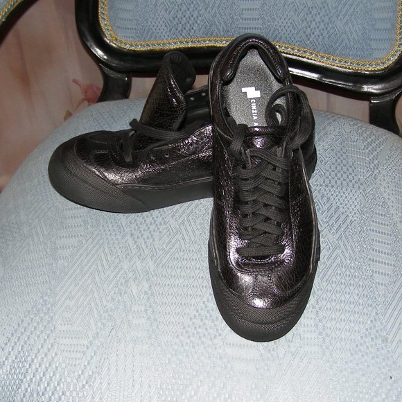 NEW 🖤 Cinzia Araia Black Crackled Low Top Sneakers 9 - Picture 10 of 13